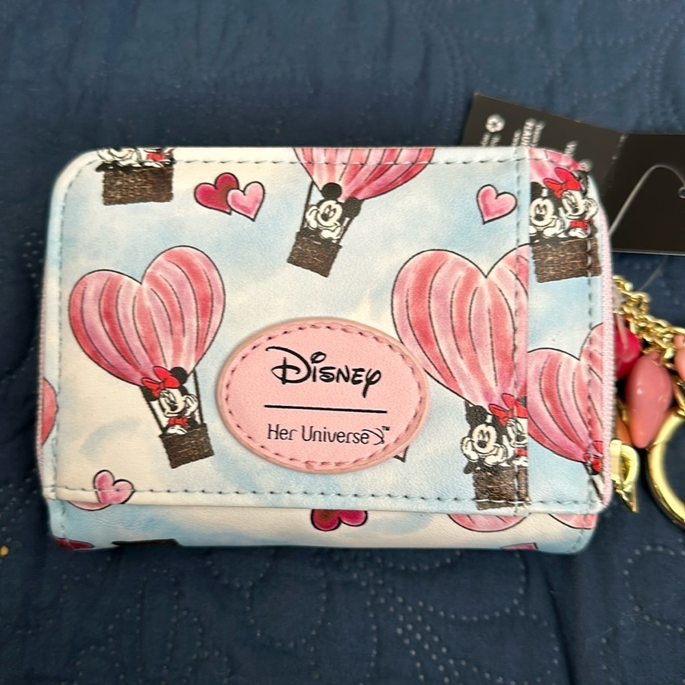 Her Universe Mickey Mouse and Minnie mouse heart balloons zip around w…